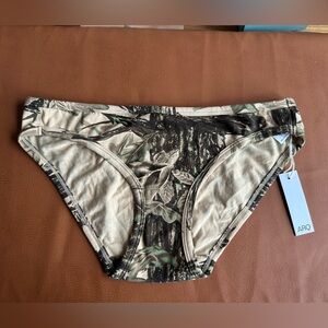 ARQ Lou undies NWT